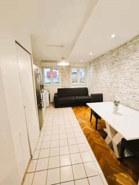 Mini-Studio Avec Kitchenette Ou Chambre Confort Avec Frigo Et Tv - Parking En Option Sur Resa ! シャビル エクステリア 写真